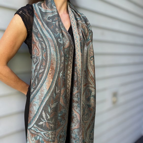 Gold Modal Silk Jamawar - Picture 4 of 8